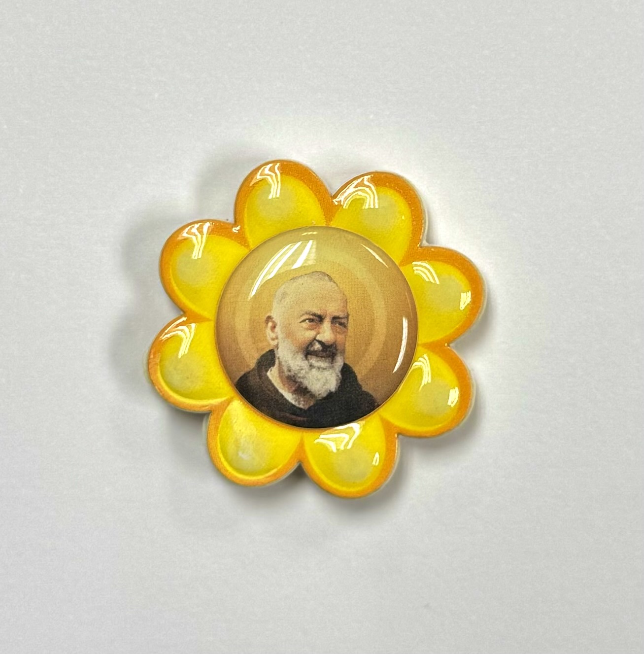 St. Pio Daisy Magnet